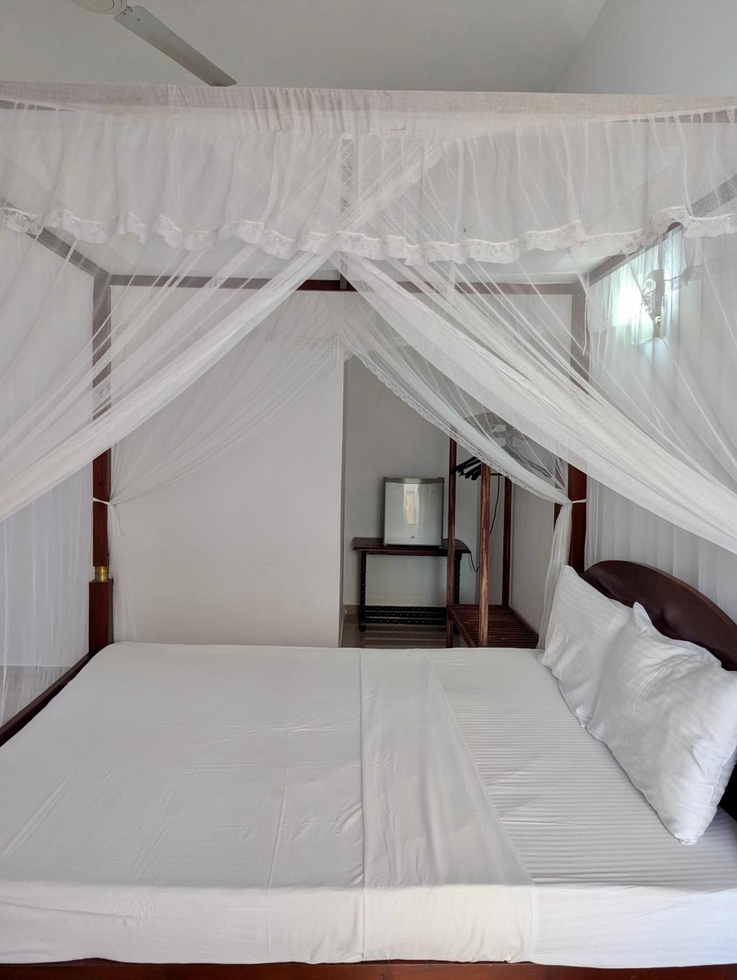 Bliss Apartment Hikkaduwa Buitenkant foto