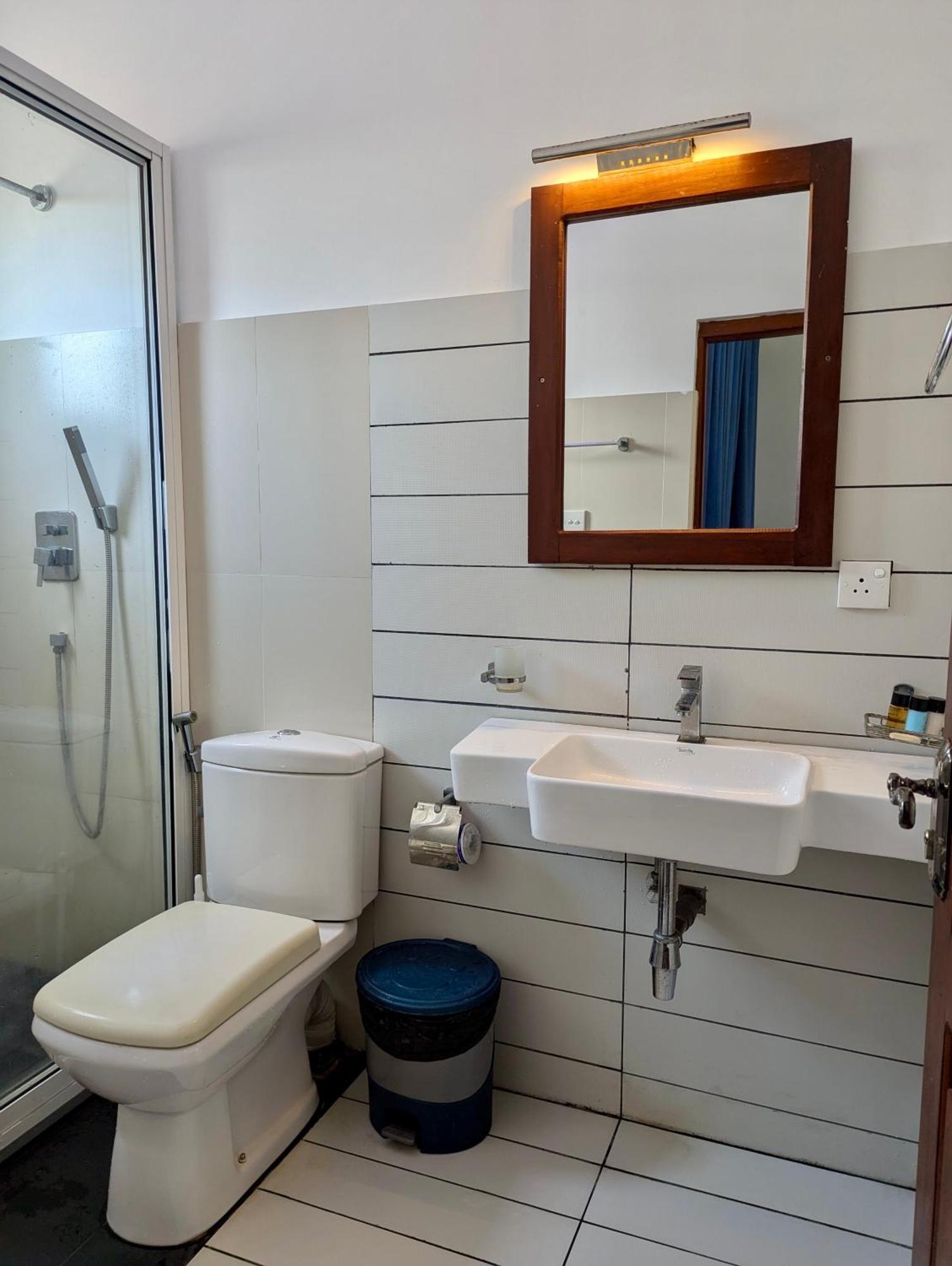 Bliss Apartment Hikkaduwa Buitenkant foto